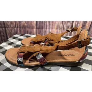 NEW Minnetonka Size 7 Bar Sandals Brown Suede Fringe w Southwestern Fabric